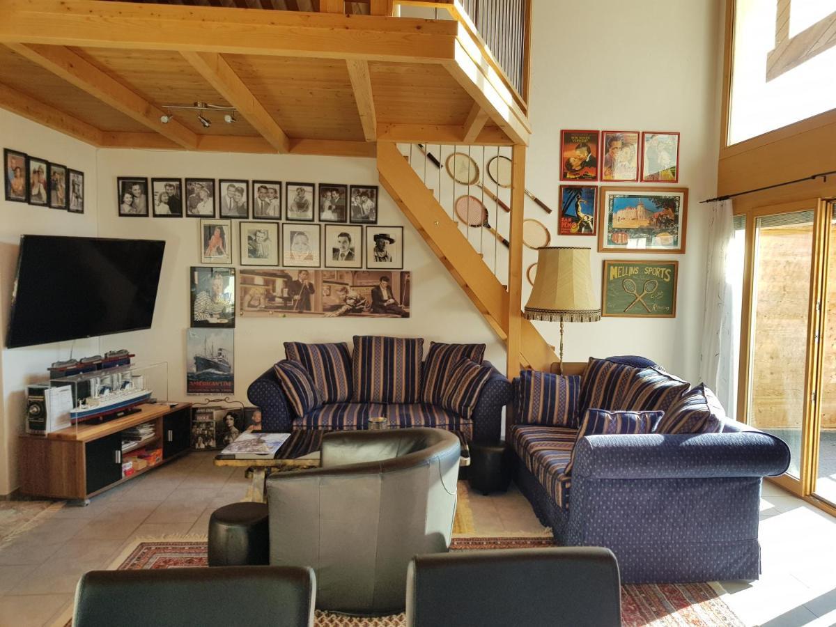 Neuwertige 3 ½ Zimmer-Wohnung In Zillis/Andeer Exterior photo